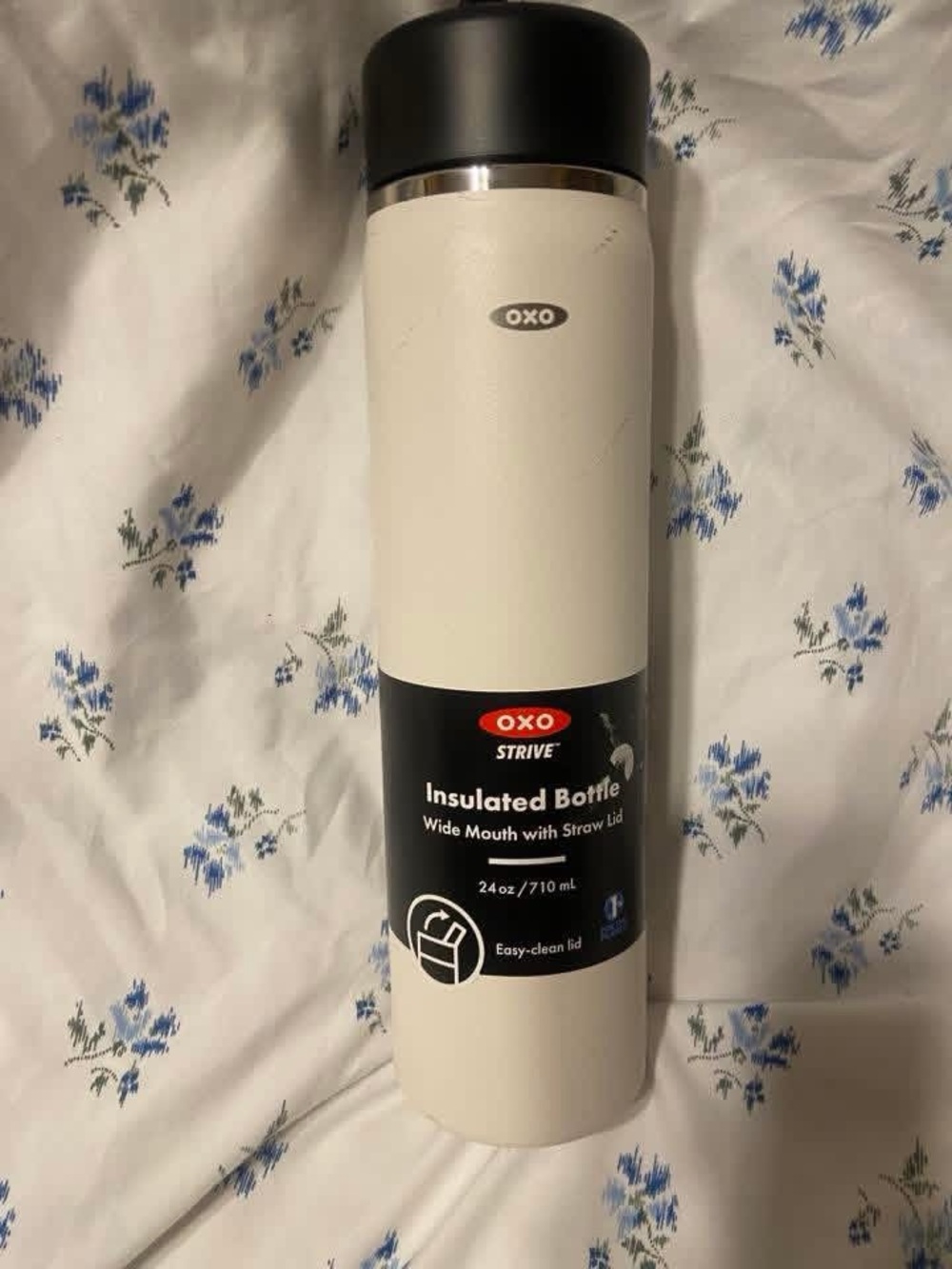 OXO Cream and Black Insulated Bottle with Straw Lid